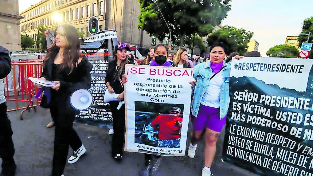 PROTESTAS FEMINISTAS EN PALACIO NACIONAL. FOTO ROMINA SOLIS (3)_CMYK